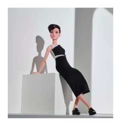 Barbie, Bambola Barbie Signature Barbie Looks Snodata, Petite, Castana, Giocattolo Per Bambini 6+ Anni, Gxb29