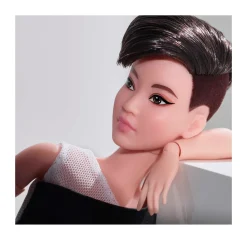 Barbie, Bambola Barbie Signature Barbie Looks Snodata, Petite, Castana, Giocattolo Per Bambini 6+ Anni, Gxb29