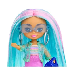 Barbie Barbie Extra Mini Minis, Bambola Con Capelli Blu, Mini Giocattoli, Abito Sportivo E Pattini A Rotelle, Abiti E Accessori , Giocattolo Per Bambini, 3+ Anni, Hln45
