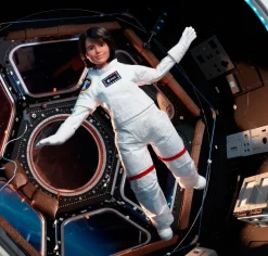 Barbie Samantha Cristoforetti (Signature Role Models) Bambola Astronauta Esa Con Tuta Spaziale Realistica