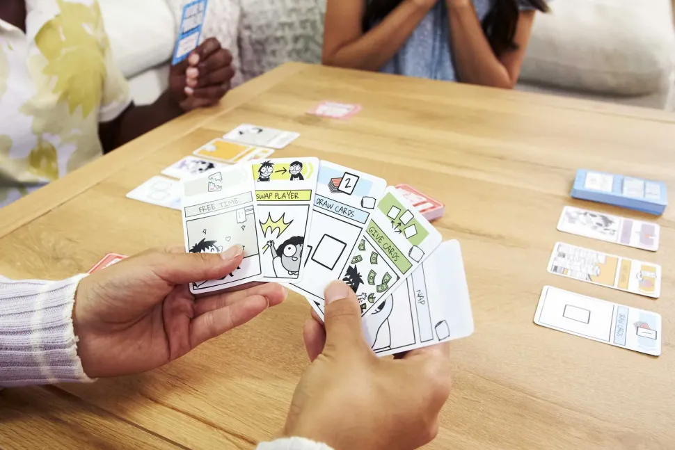 Future Me Problems Gioco Di Carte Di Sarah'S Scribbles, Con 2 Mazzi Di Carte, Da 2 A 4 Giocatori, Perfetto Per Le Serate Di Gioco In Famiglia, Giocattolo Per Bambini, 7+ Anni, Hph14