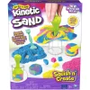 Kinetic Sand, Set Gioco Squish N' Create, Sabbia Colorata In 3 Variazioni, Sabbia Cinetica 382 G, 5 Accessori Per Modellare La Sabbia, Giocattoli Per Bambini E Bambine 3 Anni