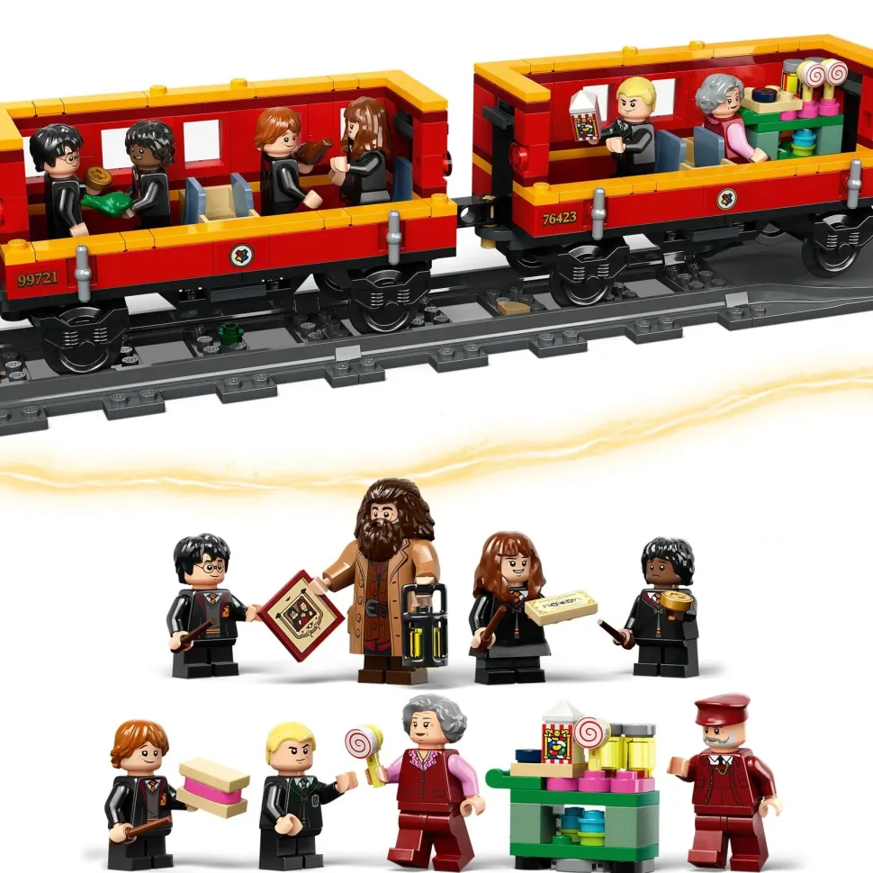 Lego Harry Potter 76423 Espresso Per Hogwarts E Stazione Di Hogsmeade Con Treno Giocattolo, Binari, Biglietteria, 8 Minifigure