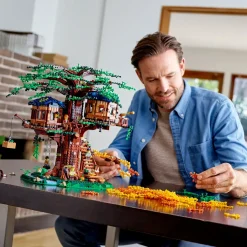 Lego Ideas 21318 Casa Sull'Albero, Modellino Da Costruire Con Elementi In Plastica Pe, Con 3 Casette E Minifigure, Idee Regalo