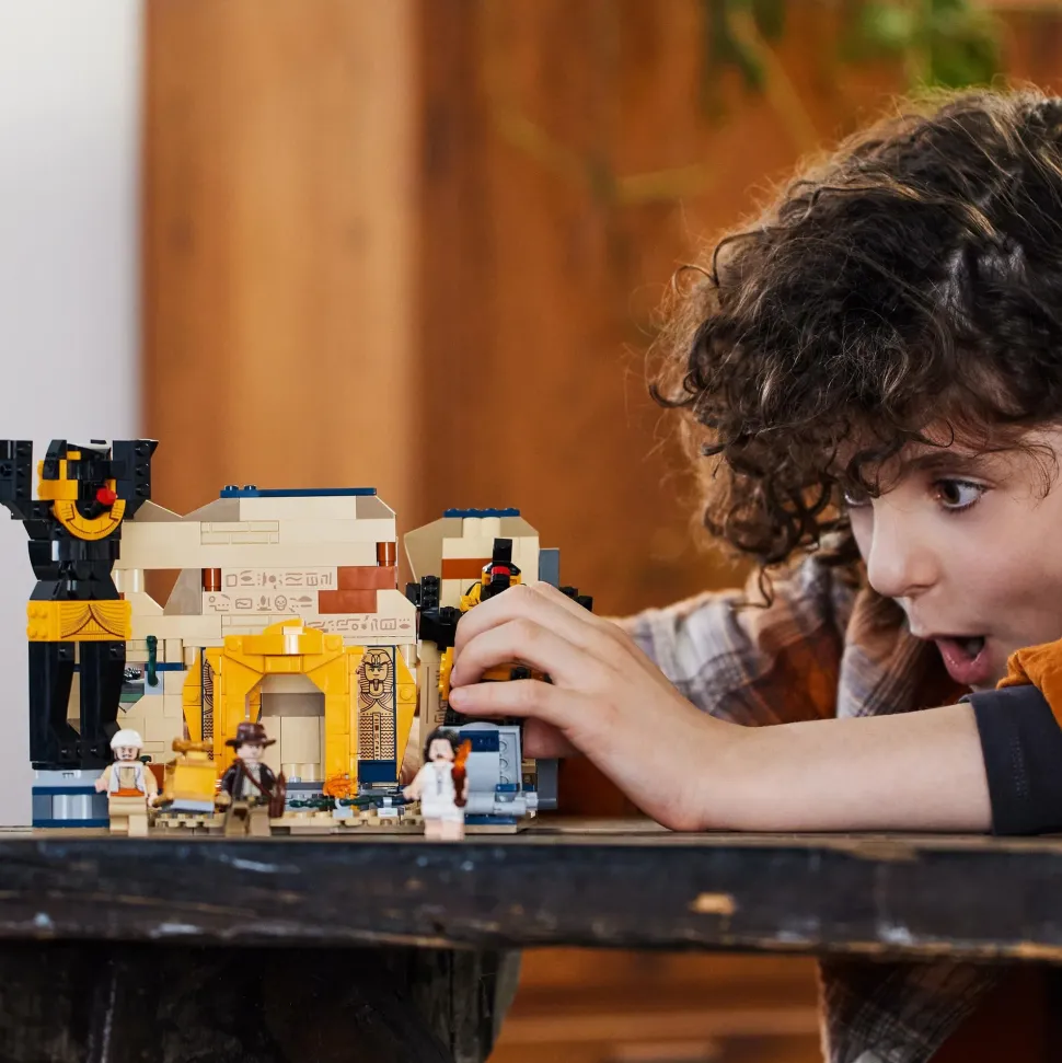 Lego Indiana Jones 77013 Fuga Dalla Tomba Perduta, Gioco Con Tempio E Minifigure Della Mummia Da I Predatori Dell'Arca Perduta