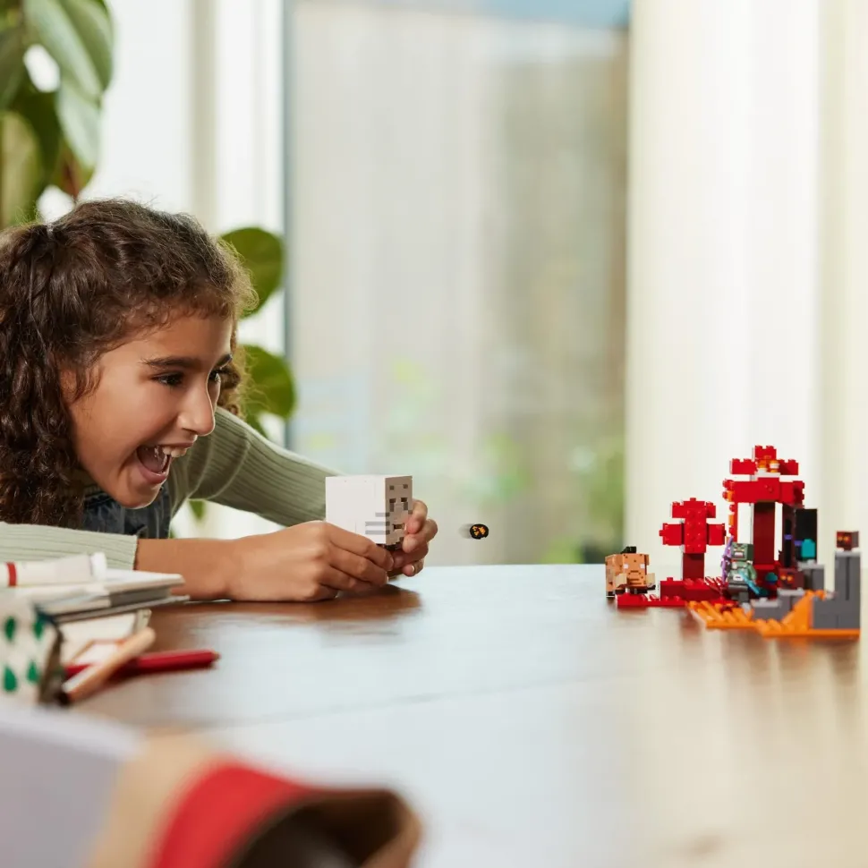 Lego Minecraft 21255 Agguato Nel Portale Del Nether, Gioco Per Bambini Di 8+ Anni, Set Con Scene Di Battaglia E Personaggi