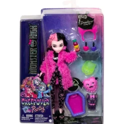 Monster High Draculaura Creepover Party, Bambola Con Outfit Dettagliato E Accessori Per Il Pigiama Party, Cucciolo Di Pipistrello Conte Fabulous Incluso