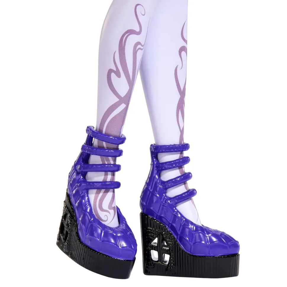 Monster High Twyla Creepover Party, Bambola Con Outifit Dettagliato E Accessori Per Il Pigiama Party, Cucciolo Coniglietto Dustin Incluso