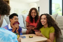 Uno No Mercy La Versione Di Uno Piu Brutale Di Sempre, Con 56 Nuove Carte, Regole Speciali E Carte Azione Spietate