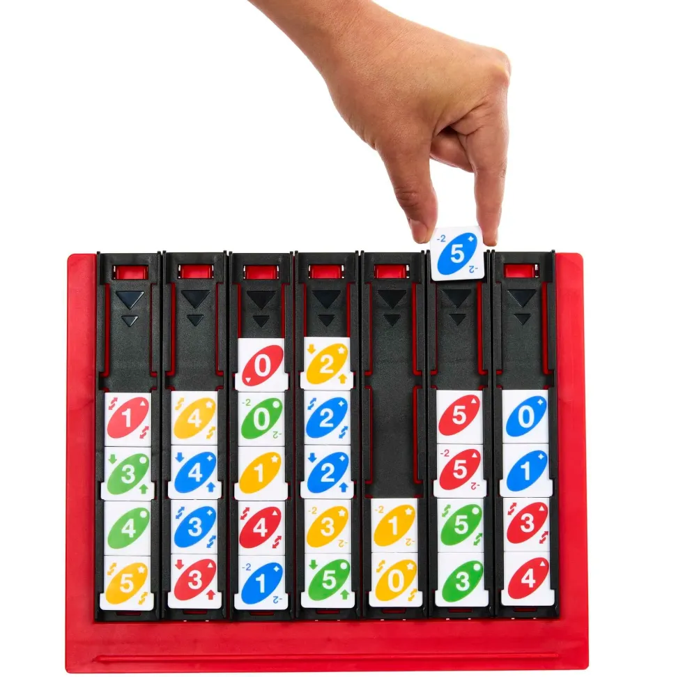 Uno Quattro, Posiziona Quattro Tessere E Abbina Colore E Numero